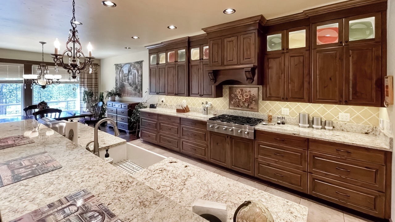 Photo of Kitchen in Oregon Water Wonderland