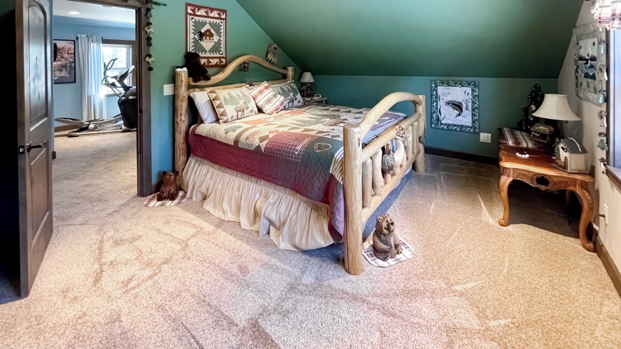Photo of Bedroom in Oregon Water Wonderland