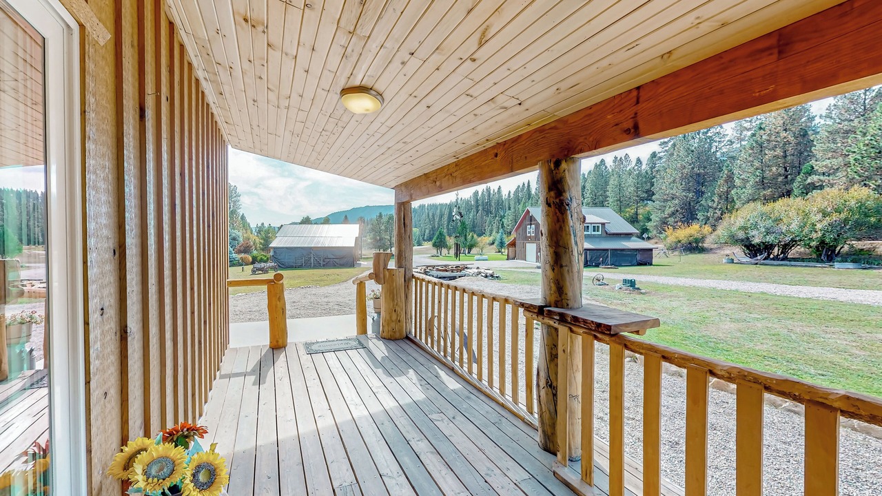 Photo of Patio Balcony in Garden Valley
