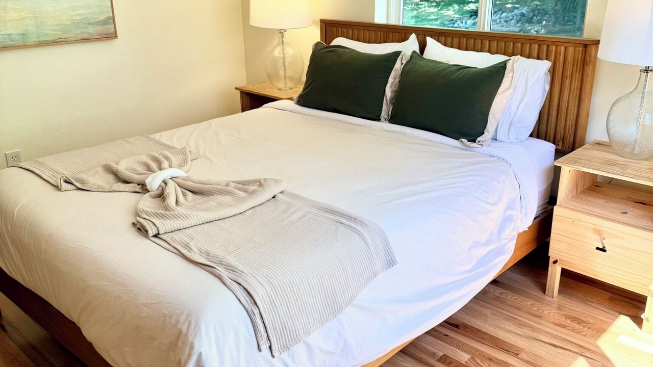 Photo of Bedroom in Coupeville