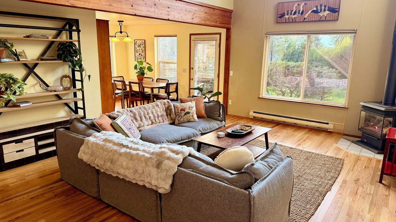 Photo of Livingroom in Coupeville