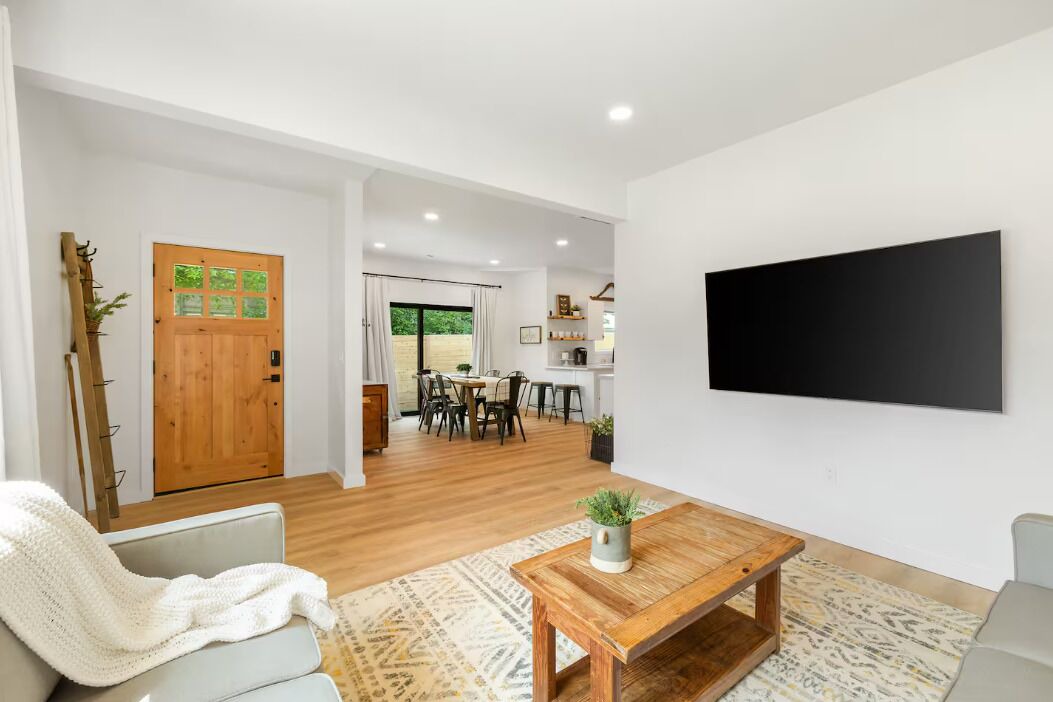 Photo of Livingroom in Garden District
