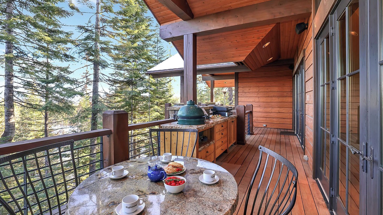 Photo of Patio Balcony in Tamarack