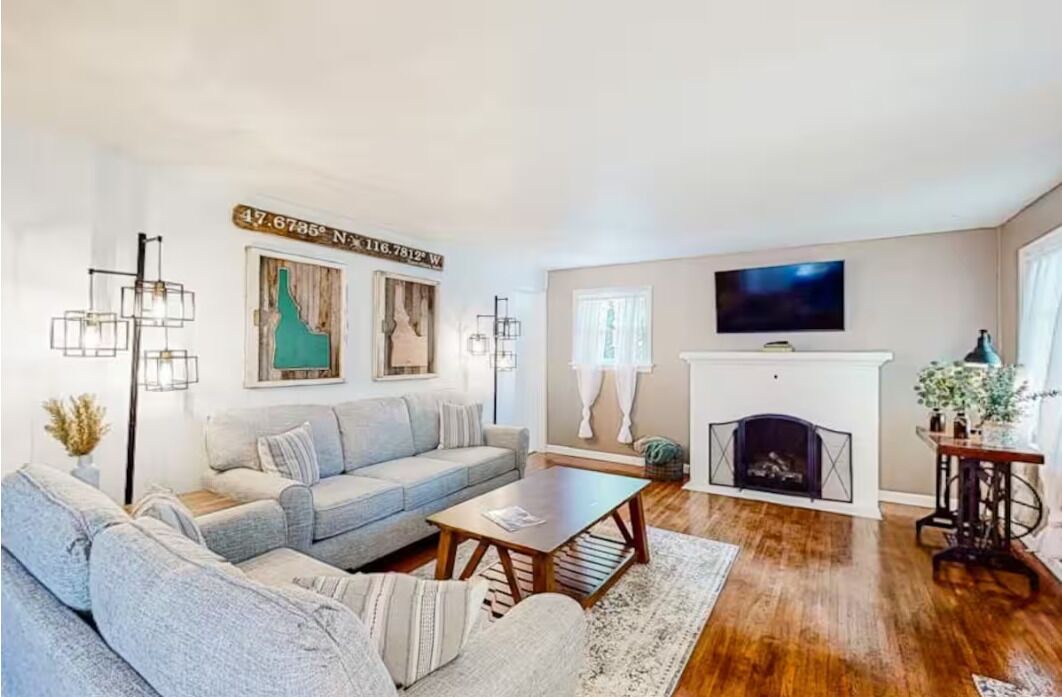 Photo of Livingroom in Garden District