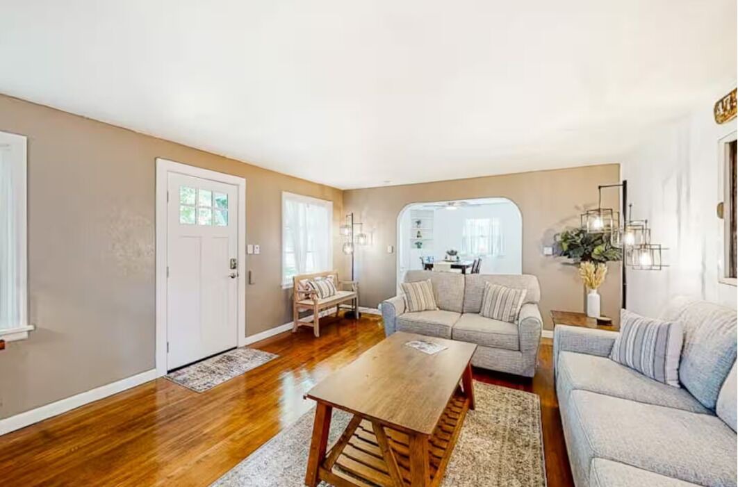 Photo of Livingroom in Garden District