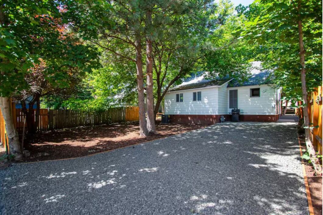 Photo of Outdoor in Garden District