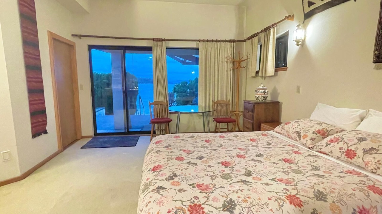 Photo of Bedroom in Matthews Beach