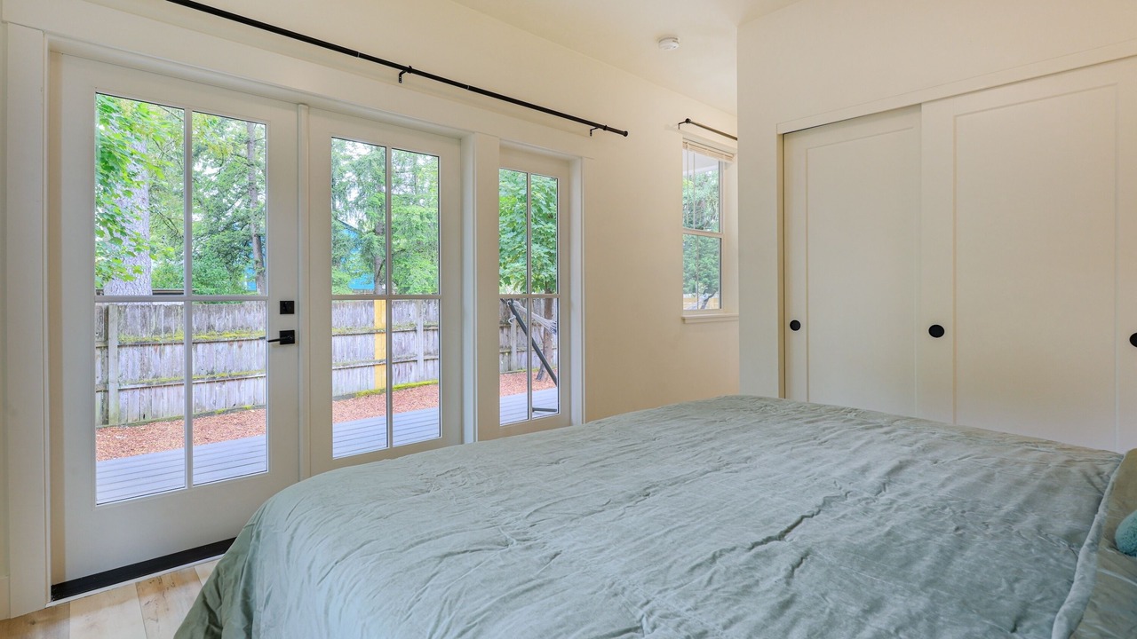 Photo of Bedroom in Brentwood-Darlington
