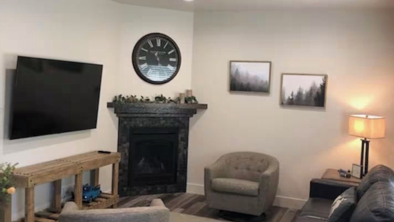Photo of Livingroom in Salmon