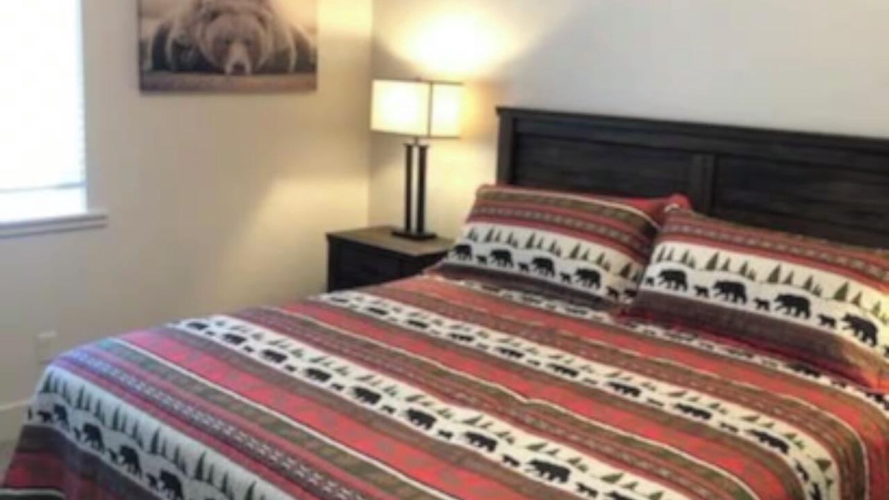 Photo of Bedroom in Salmon