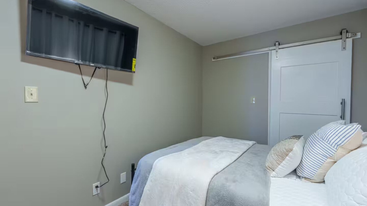 Photo of Bedroom in Killen