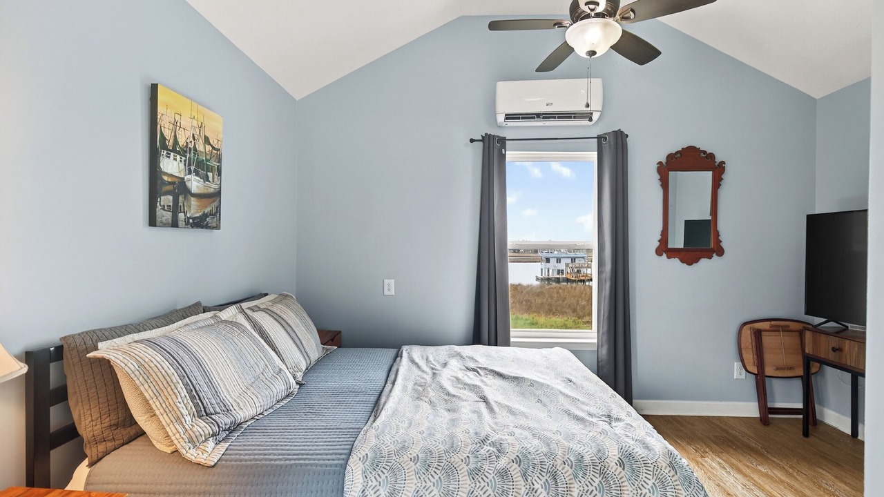 Photo of Bedroom in Biloxi