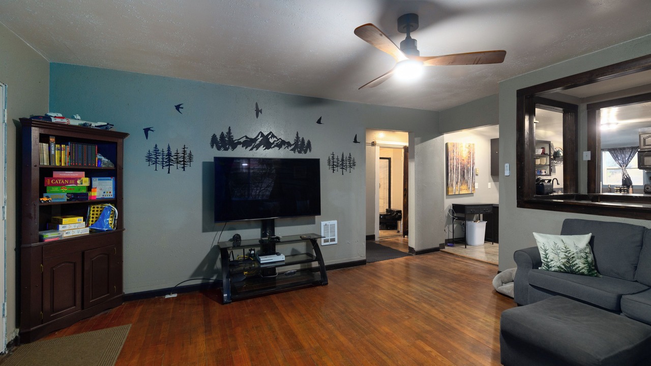 Photo of Livingroom in Downtown Klamath Falls