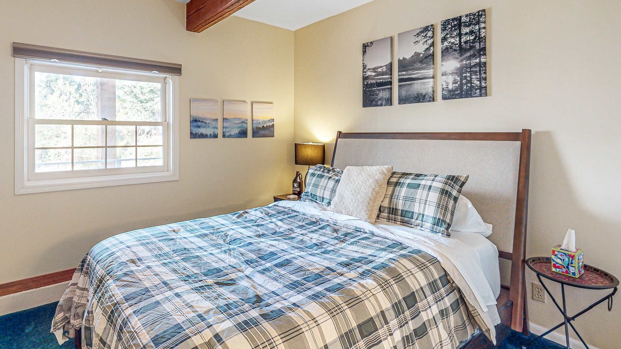 Photo of Bedroom in Spirit Lake