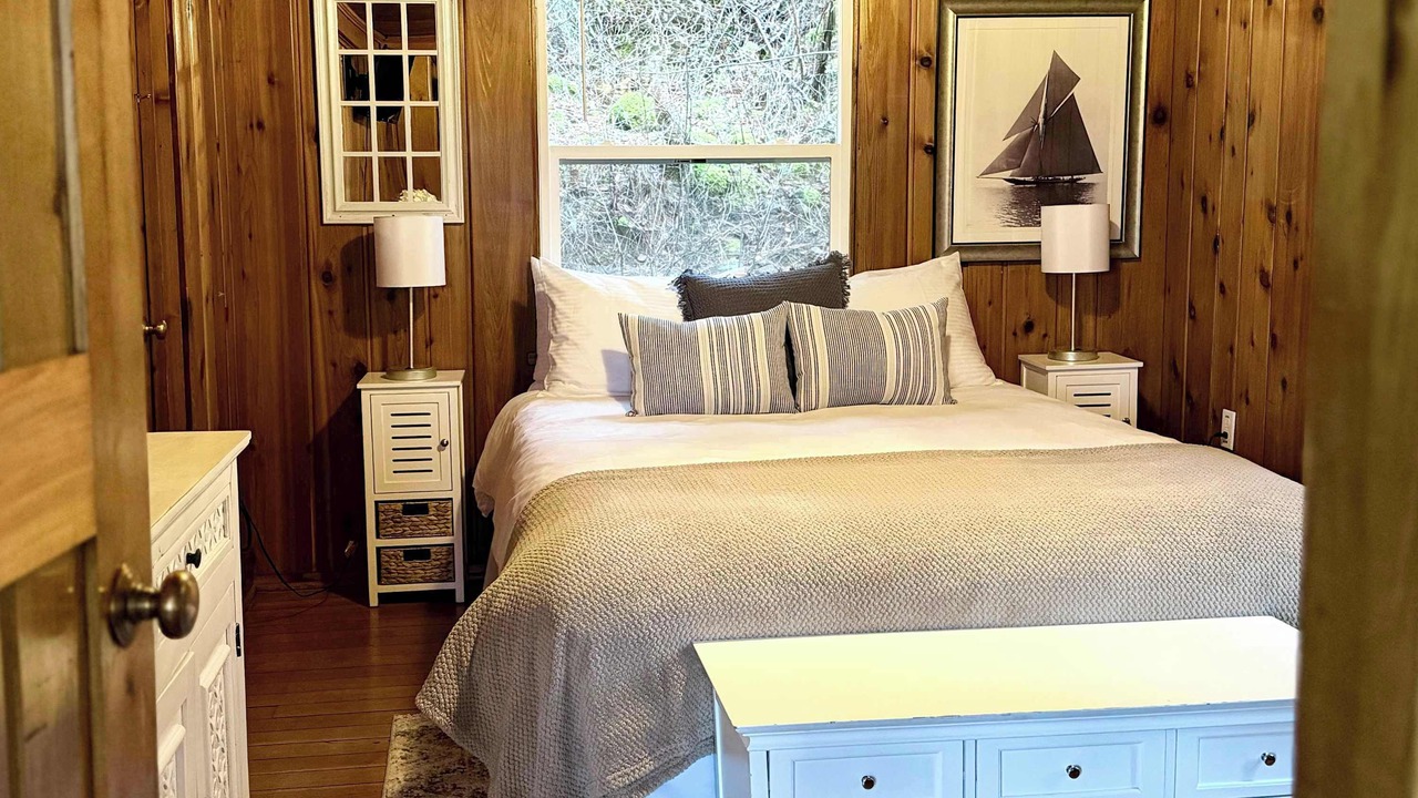 Photo of Bedroom in Hayden Lake