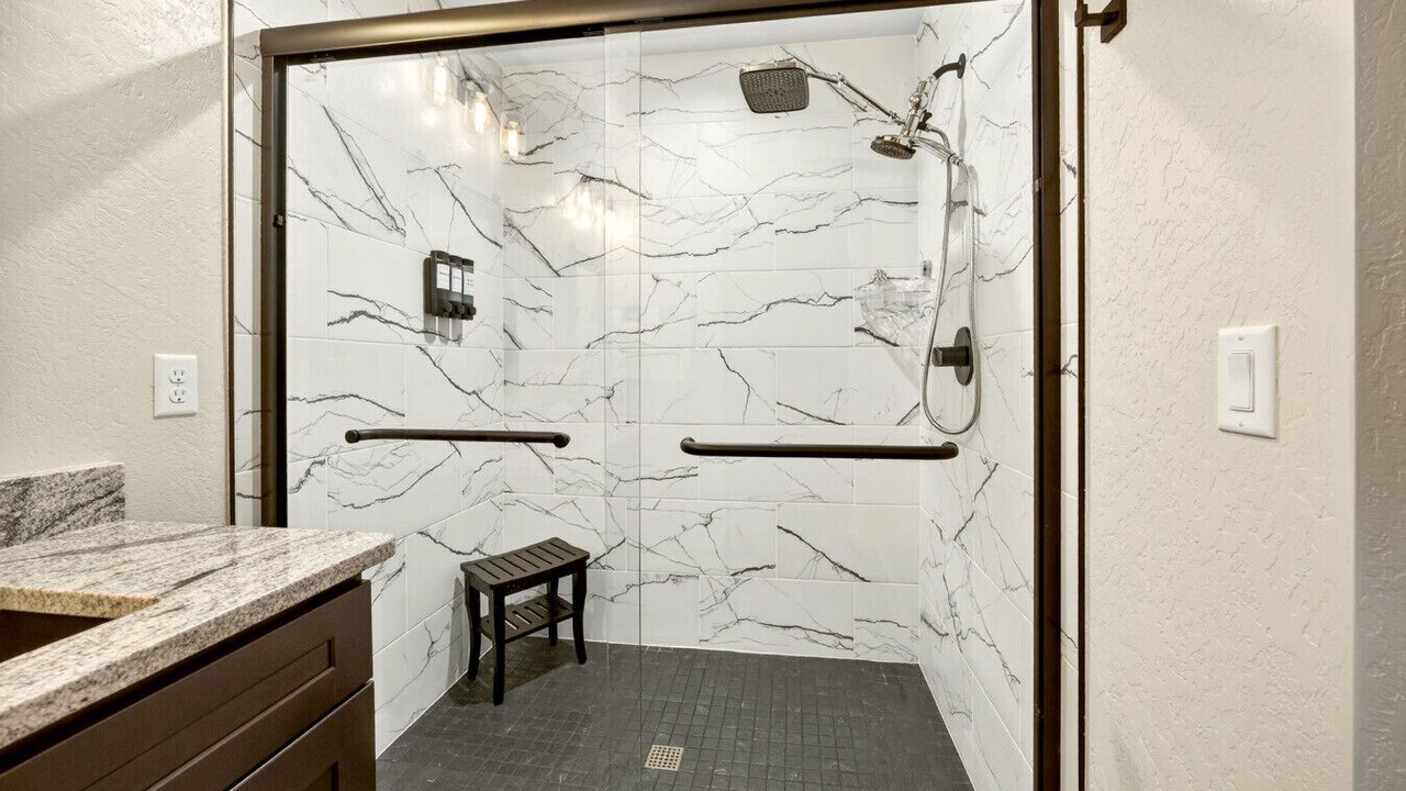 Photo of Bathroom in Klamath Falls