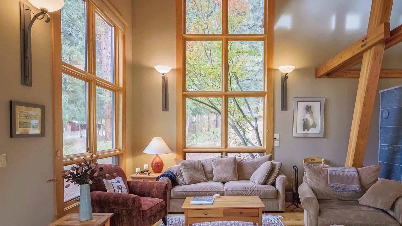 Photo of Livingroom in Mazama