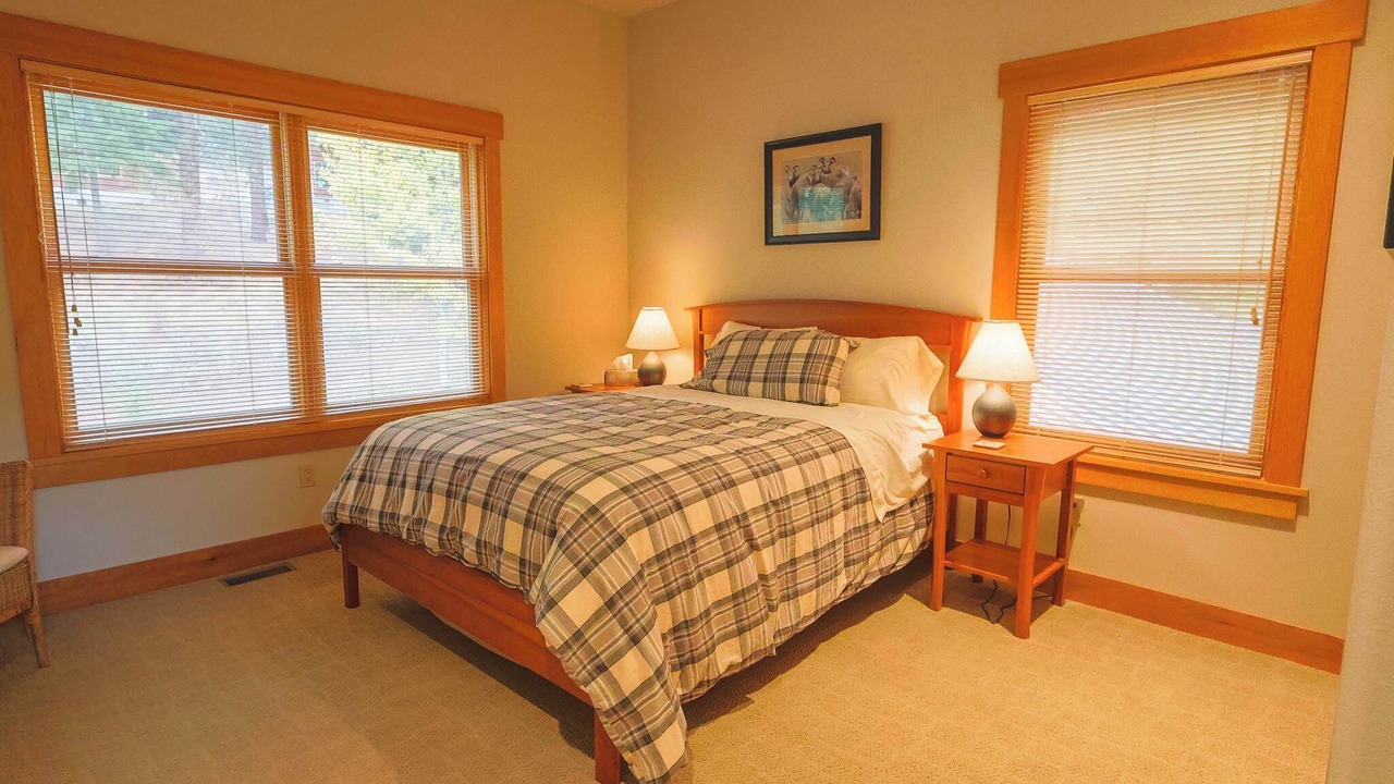 Photo of Bedroom in Mazama