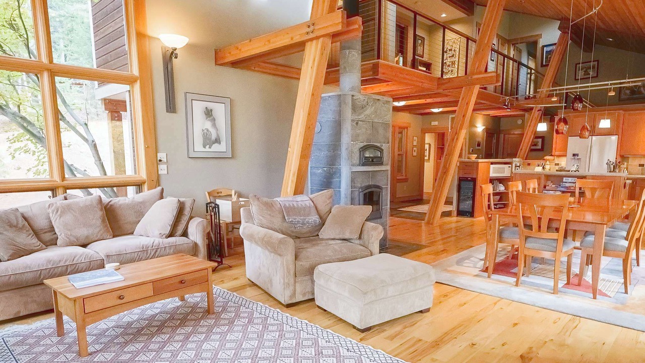 Photo of Livingroom in Mazama