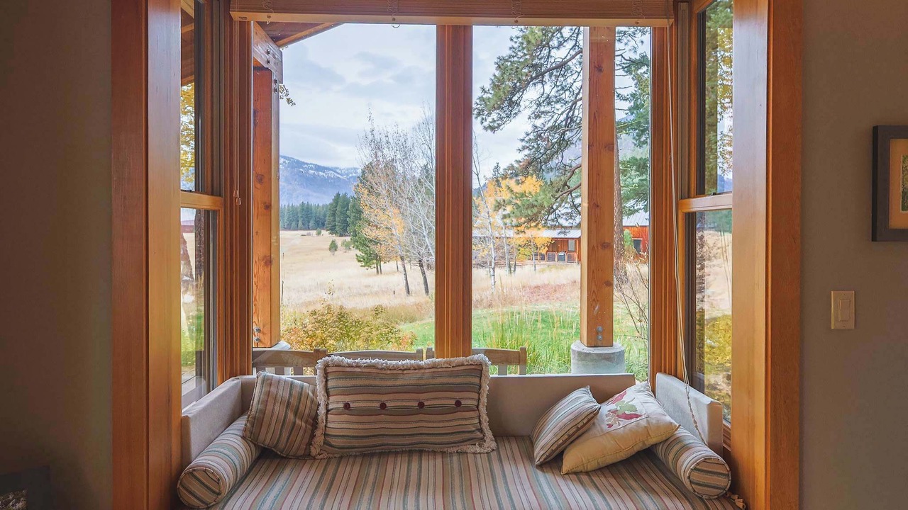 Photo of Livingroom in Mazama