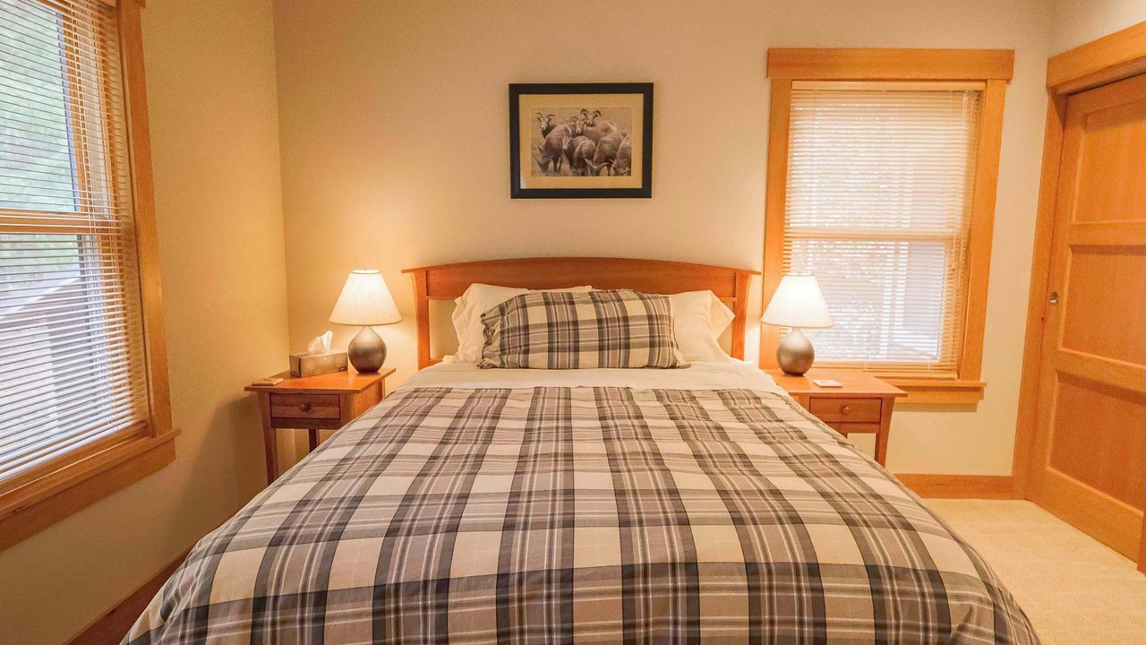 Photo of Bedroom in Mazama