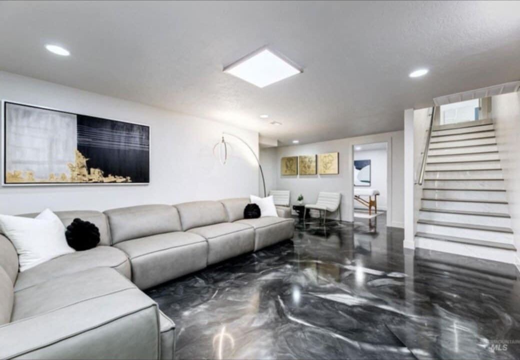 Photo of Livingroom in Eagle
