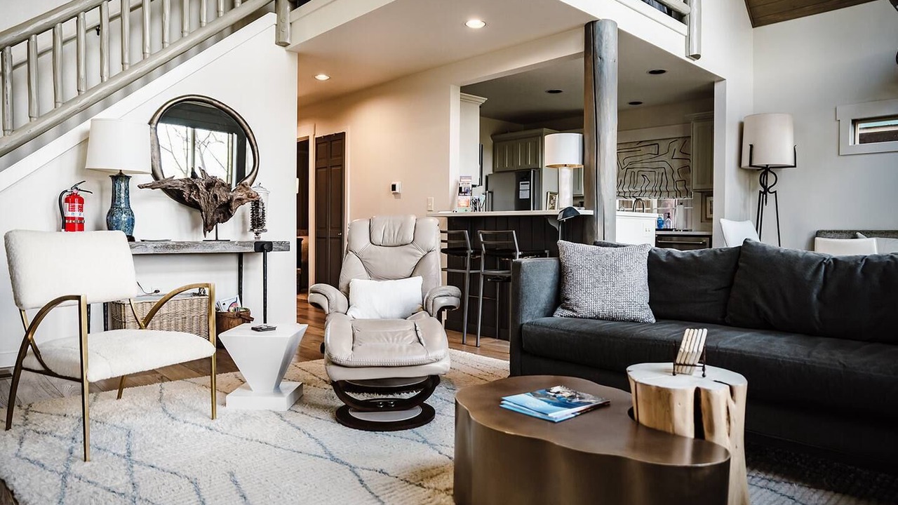 Photo of Livingroom in Klamath Falls