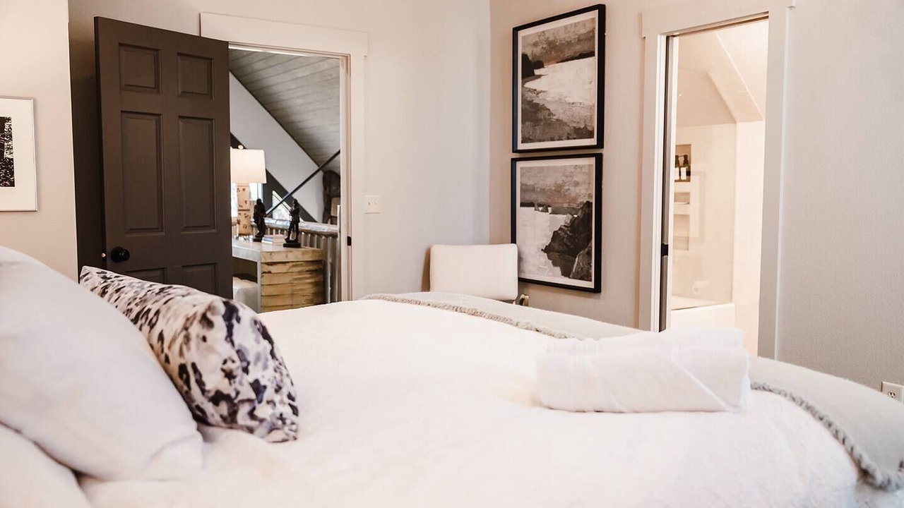 Photo of Bedroom in Klamath Falls