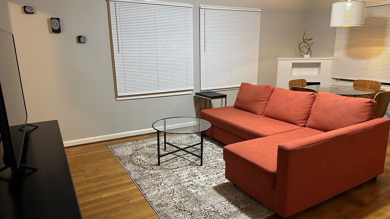 Photo of Livingroom in Creston - Kenilworth