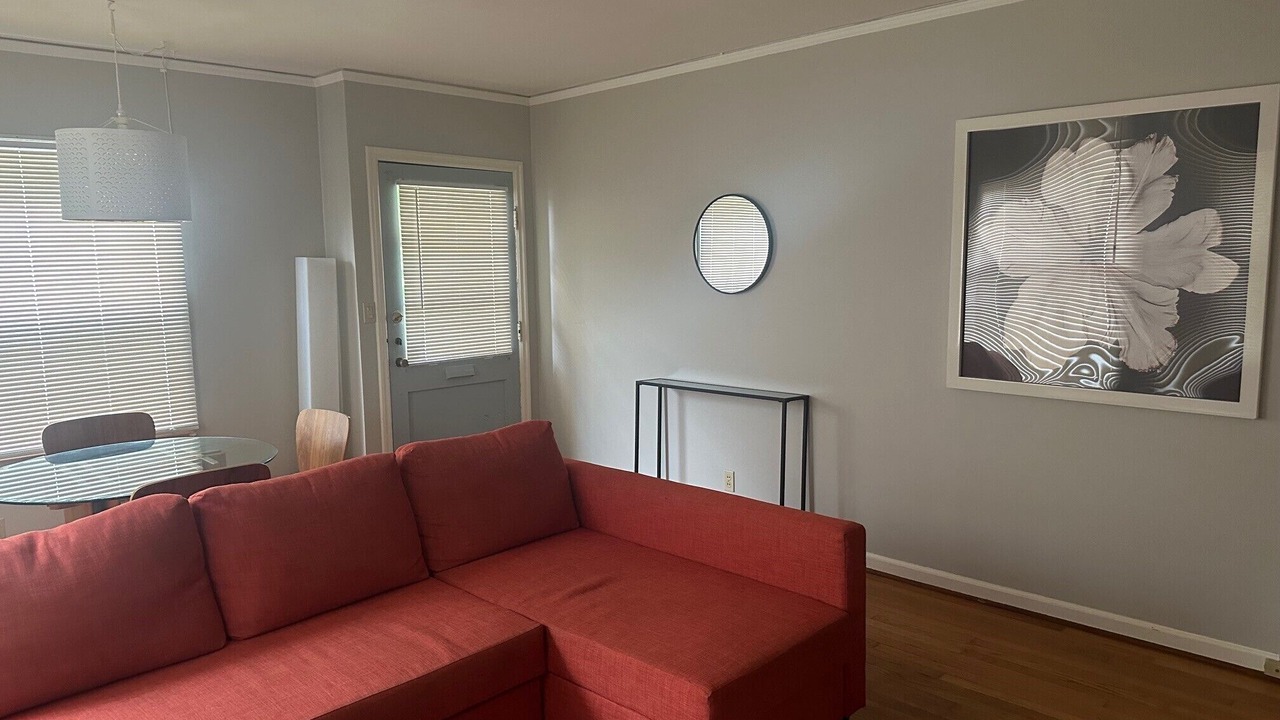 Photo of Livingroom in Creston - Kenilworth