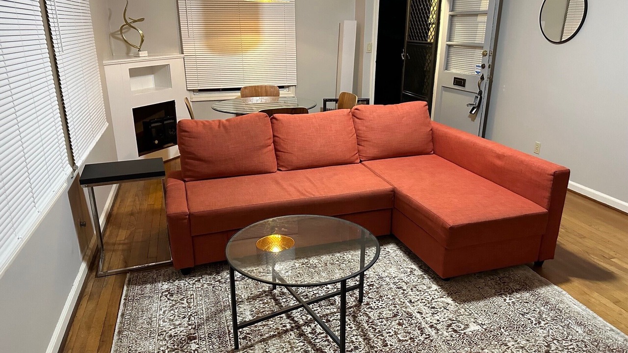 Photo of Livingroom in Creston - Kenilworth