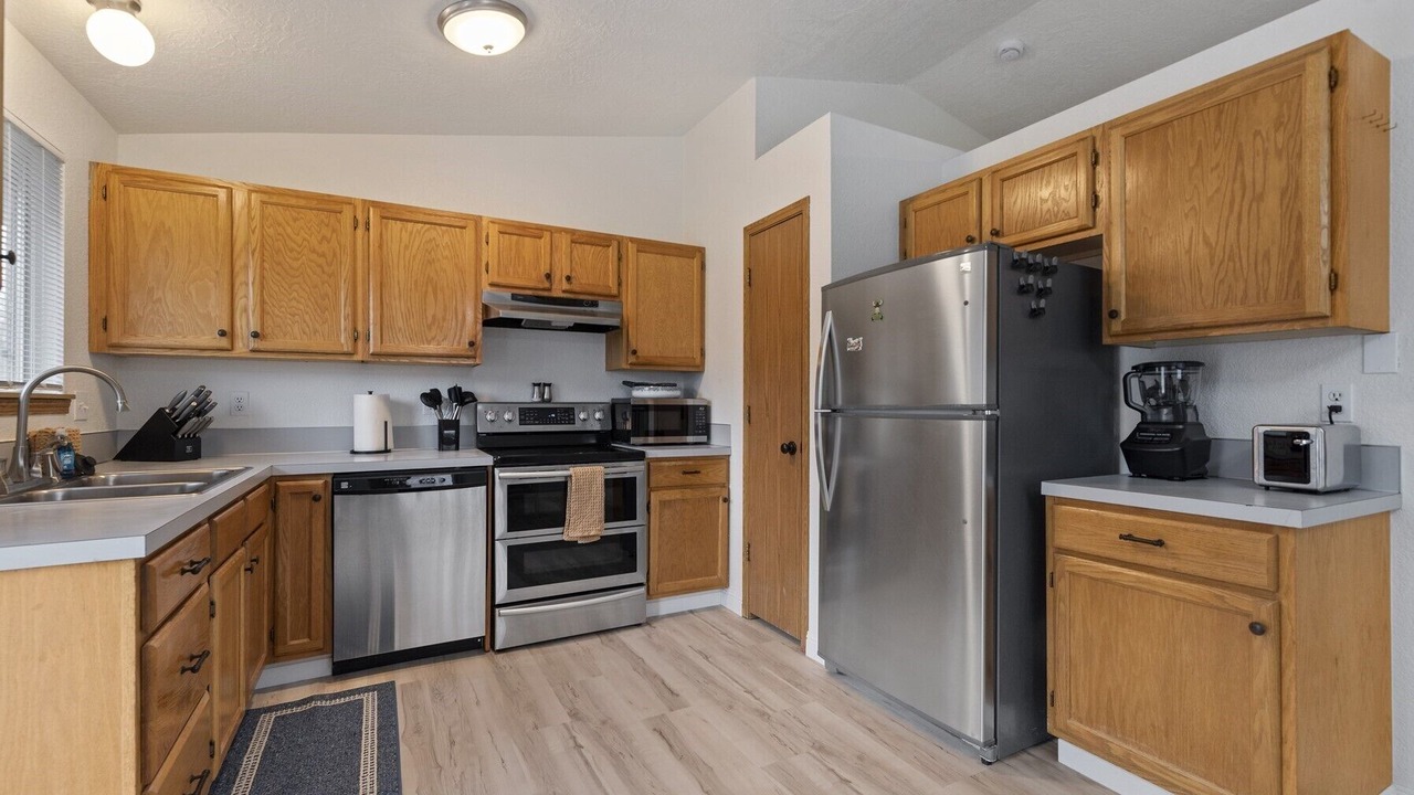 Photo of Kitchen in Depot Bench