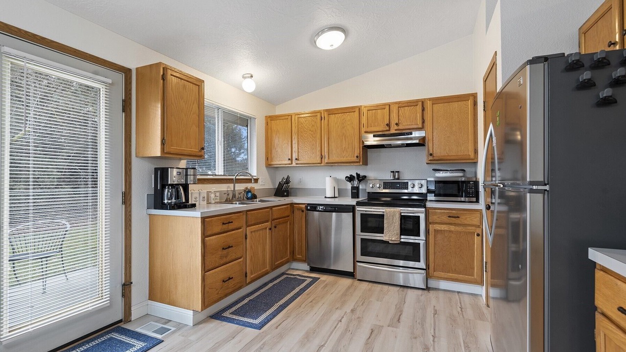 Photo of Kitchen in Depot Bench
