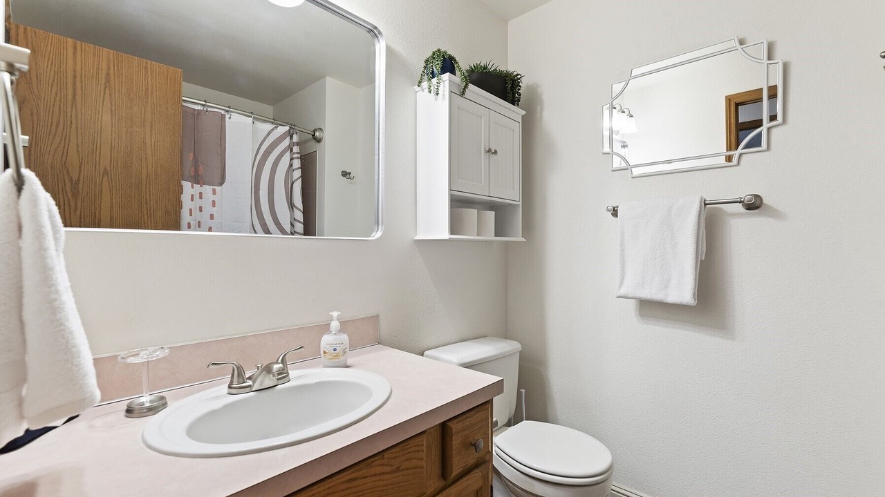 Photo of Bathroom in Depot Bench
