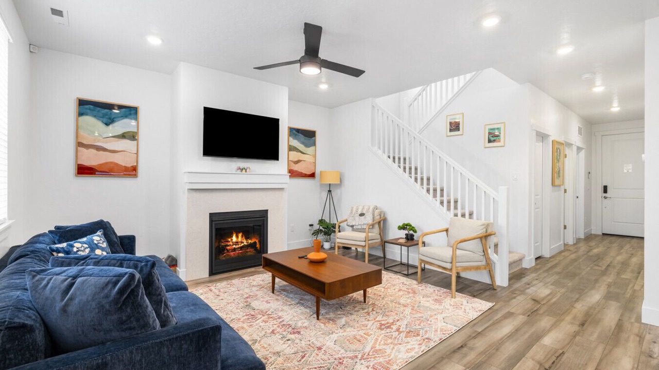 Photo of Livingroom in West Valley