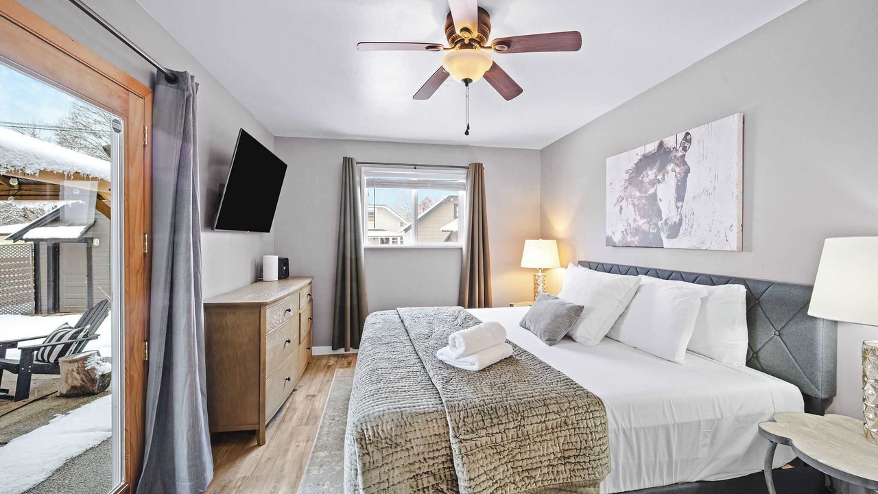 Photo of Bedroom in Garden District