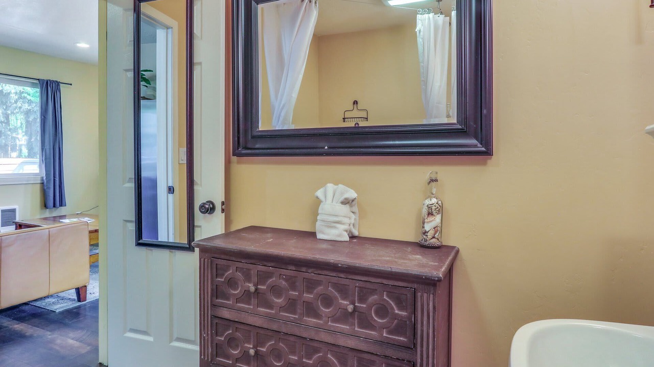 Photo of Bathroom in Garden District