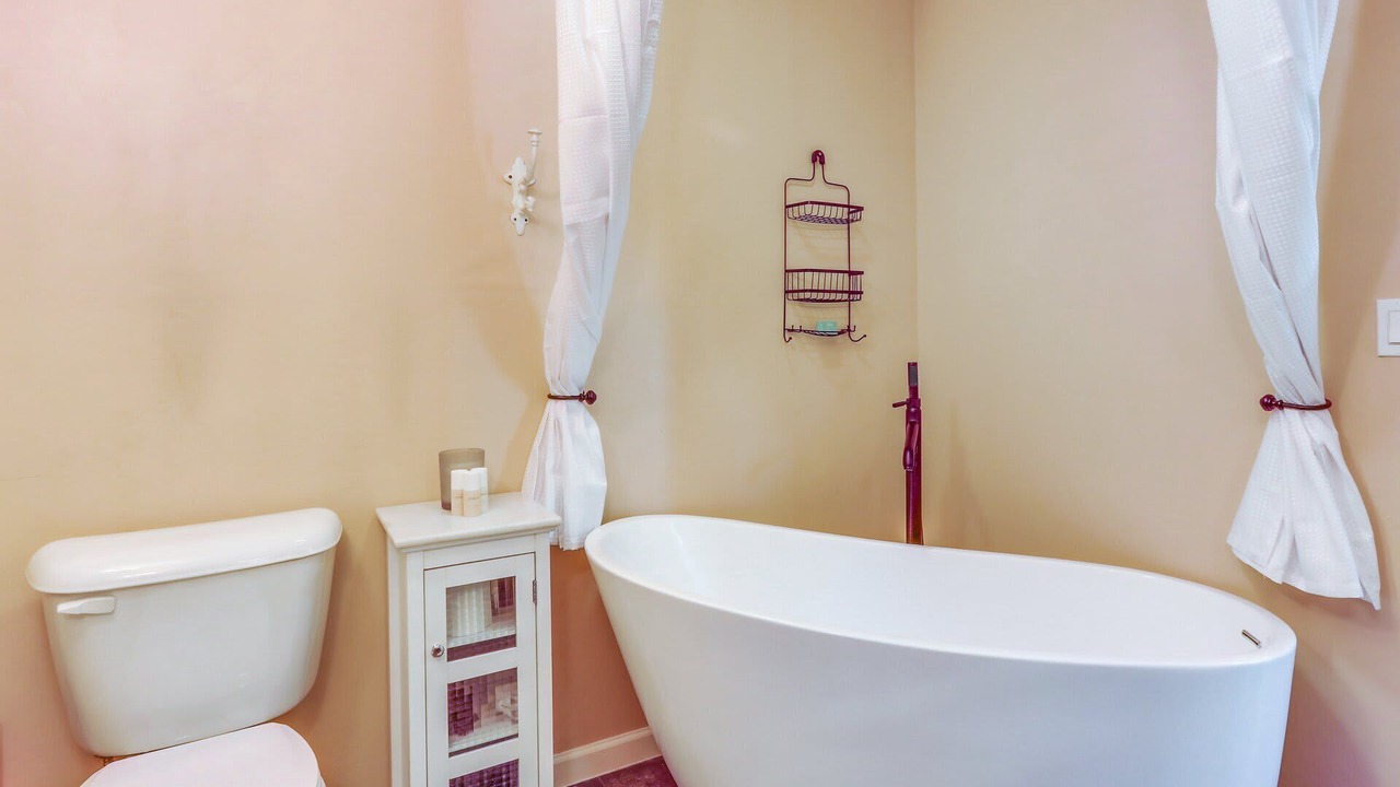 Photo of Bathroom in Garden District