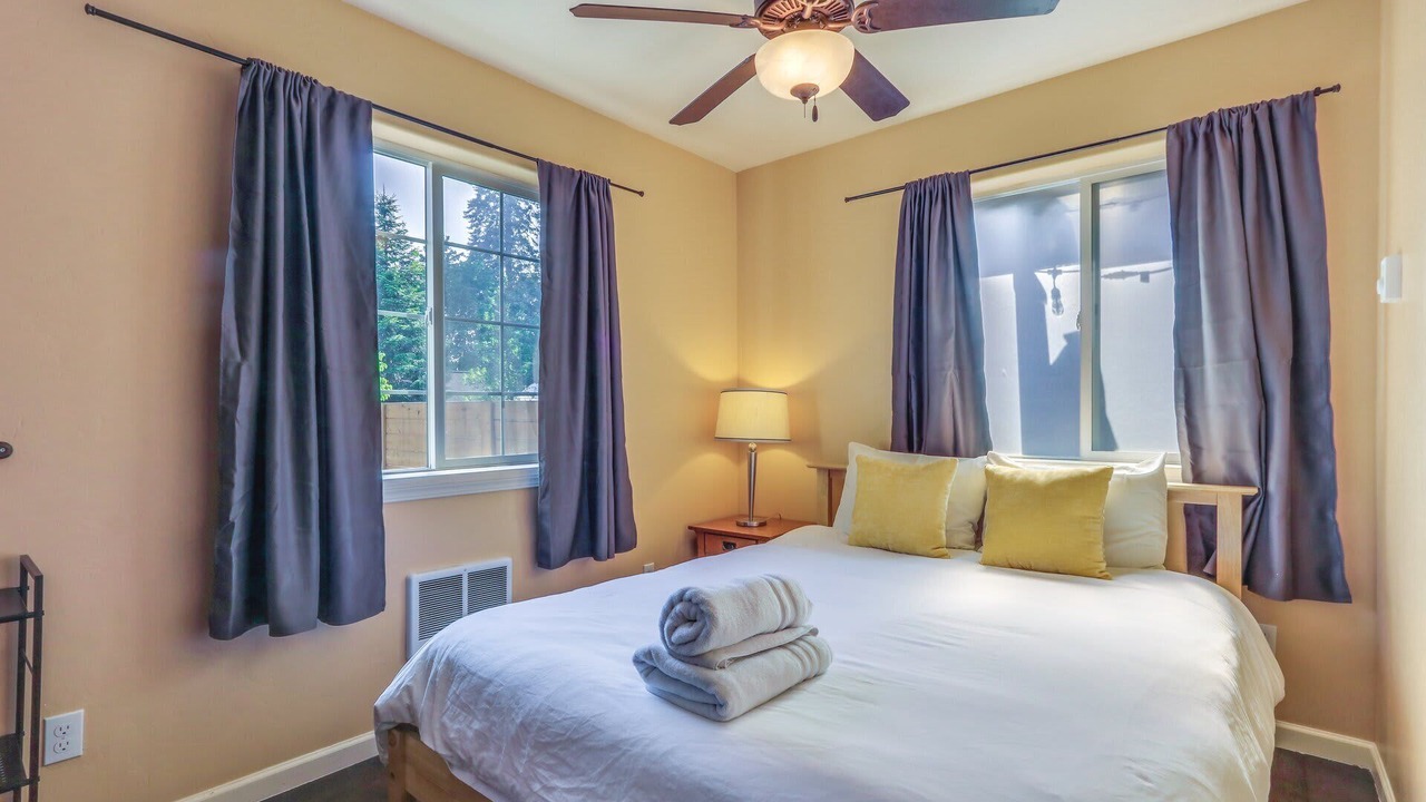 Photo of Bedroom in Garden District