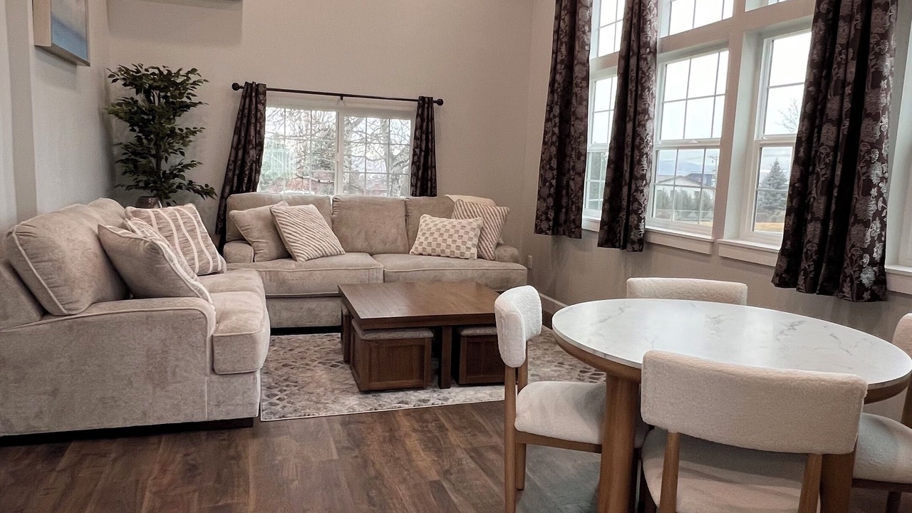 Photo of Livingroom in North Logan