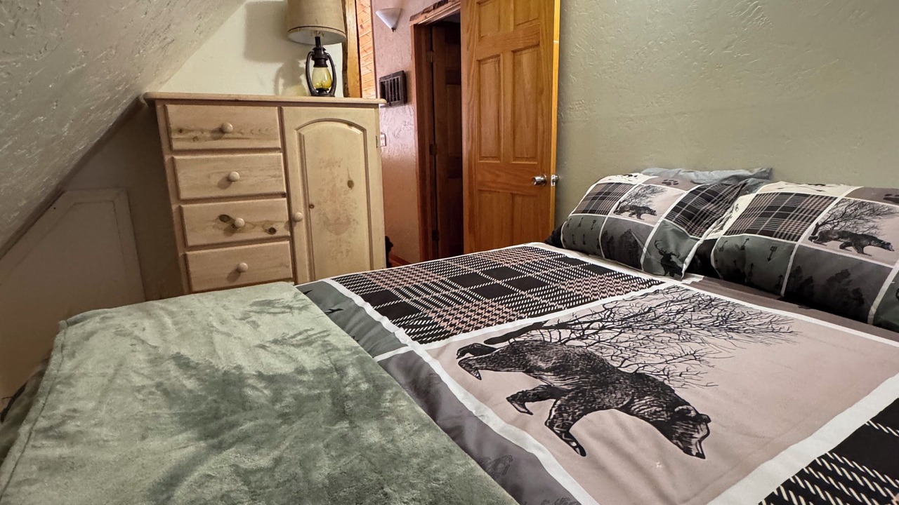 Photo of Bedroom in Riggins Hot Springs
