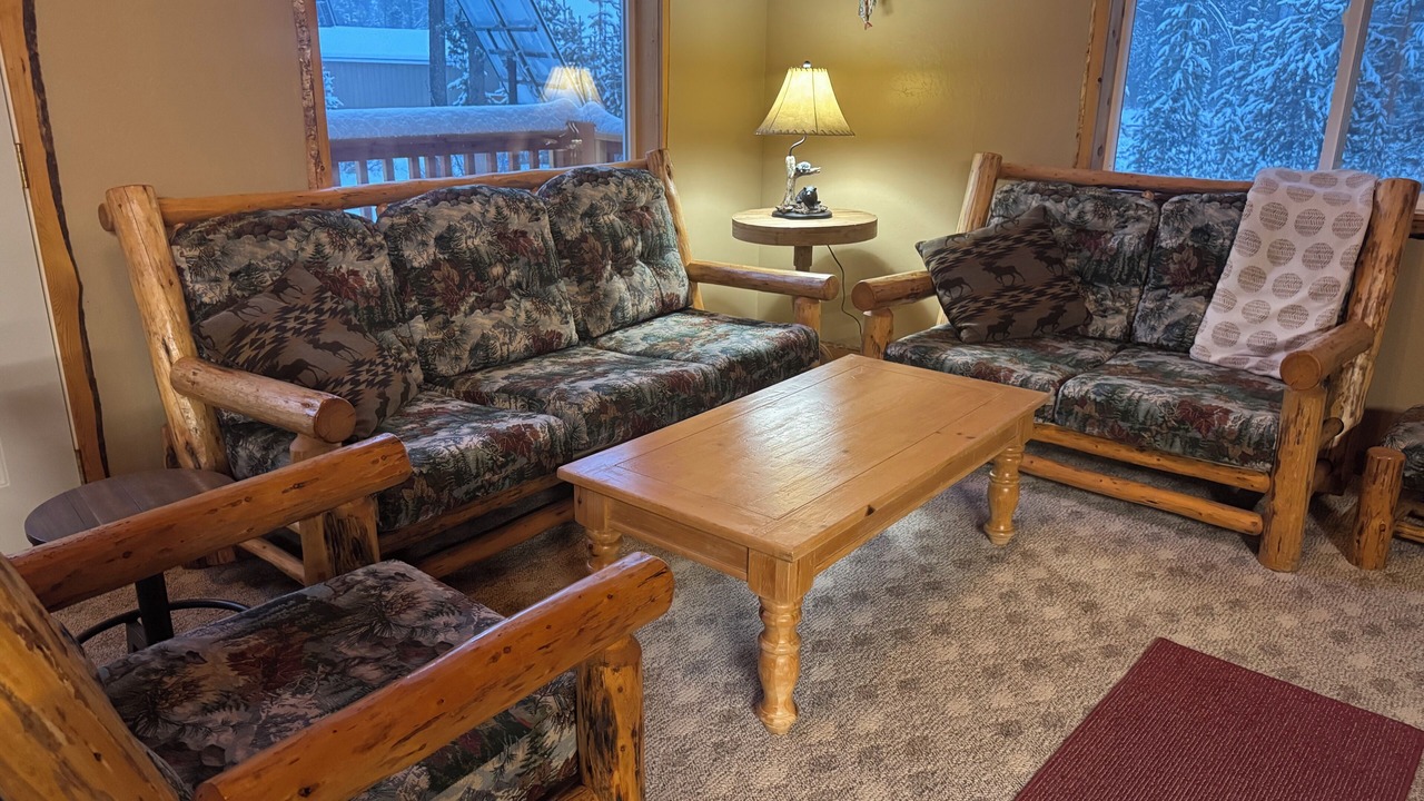 Photo of Livingroom in Riggins Hot Springs