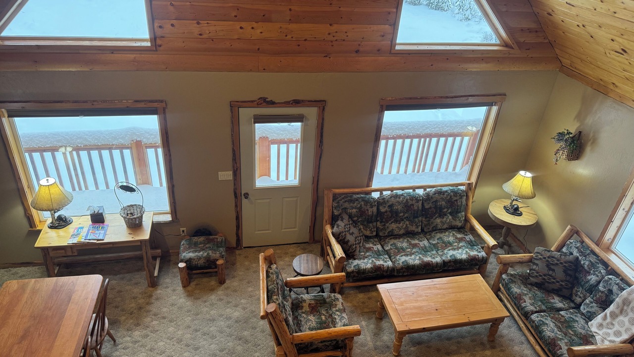 Photo of Livingroom in Riggins Hot Springs