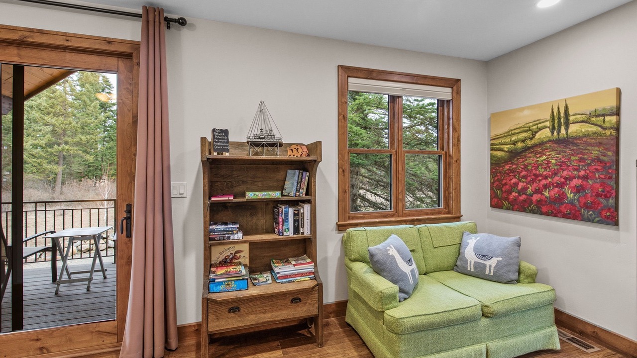 Photo of Livingroom in English point