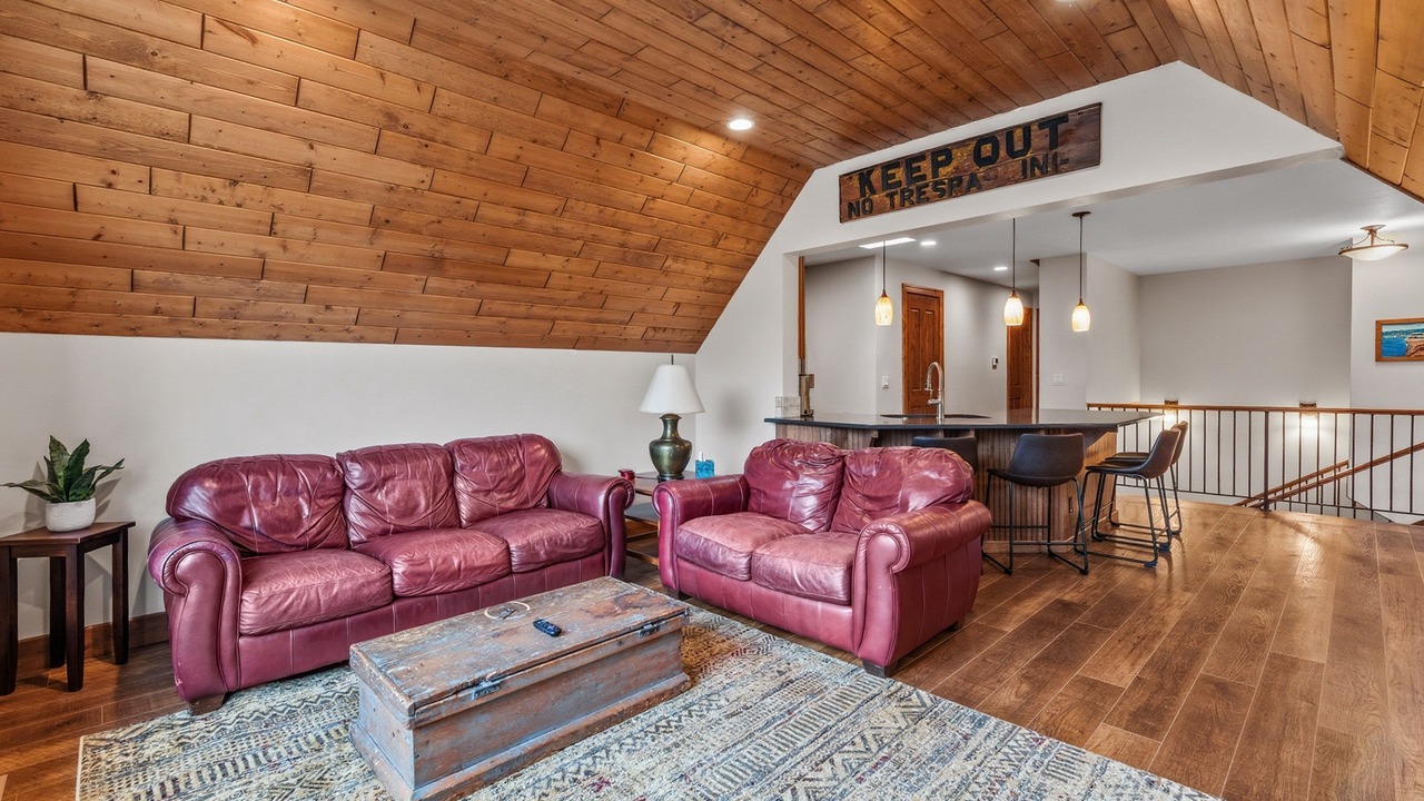 Photo of Livingroom in English point