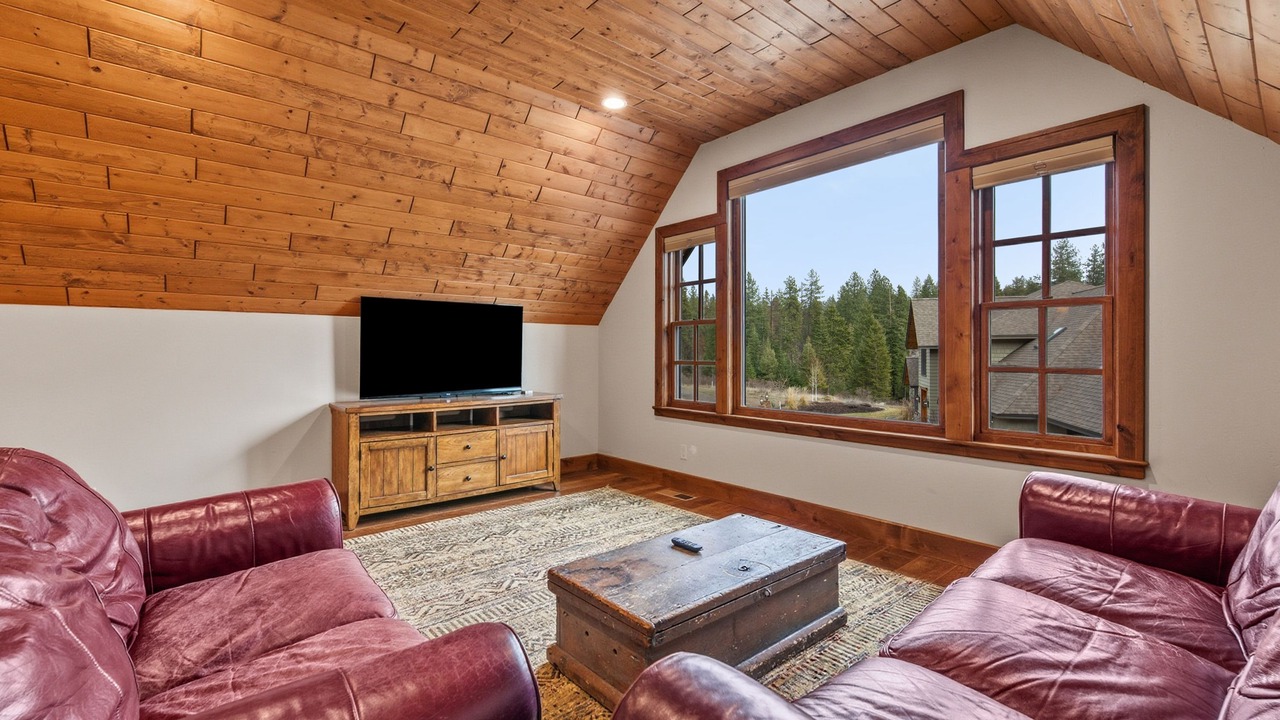 Photo of Livingroom in English point