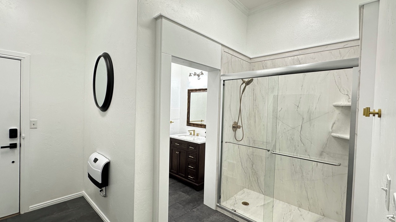 Photo of Bathroom in Malad City