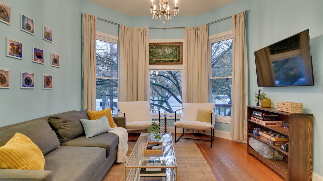 Photo of Livingroom in Eliot
