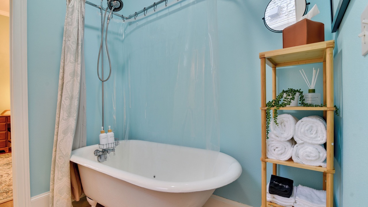 Photo of Bathroom in Eliot