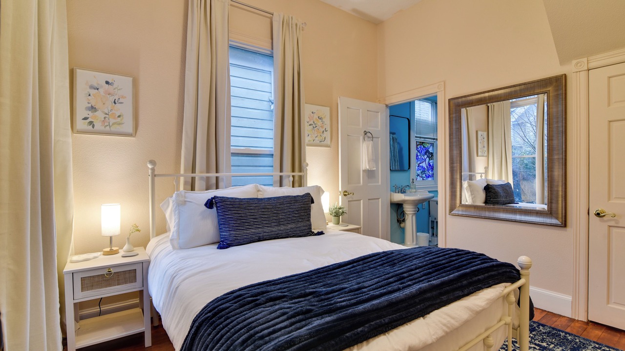 Photo of Bedroom in Eliot